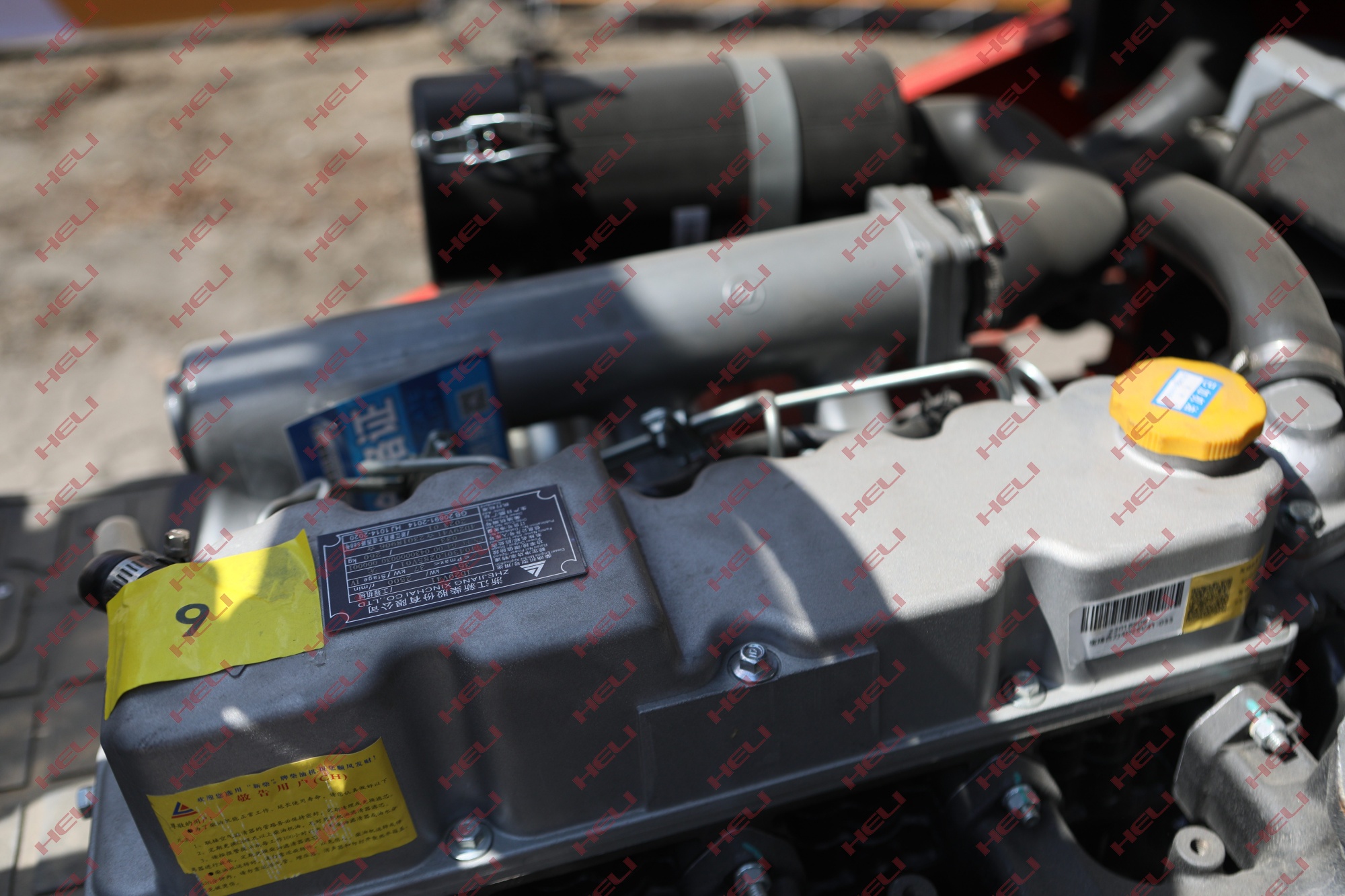 Бензиновый вилочный погрузчик HELI CPQD15