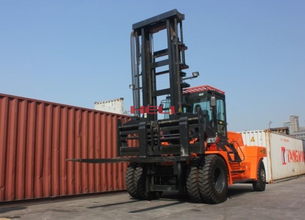 Дизельный вилочный погрузчик HELI CPCD150-(06)