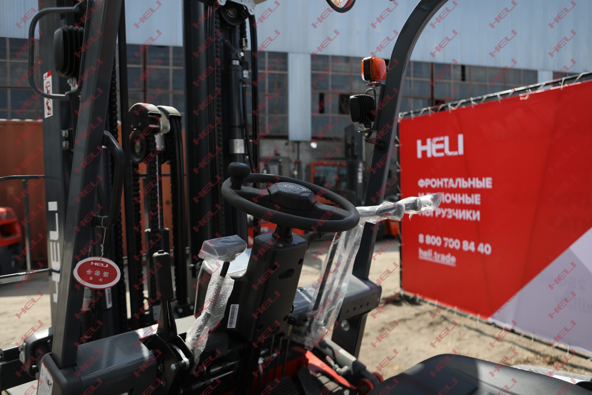 Бензиновый вилочный погрузчик HELI CPQD20