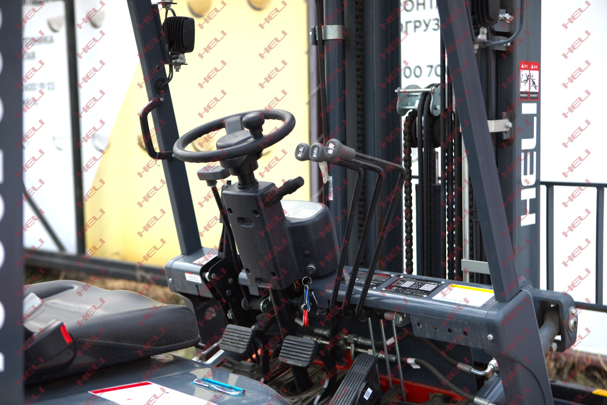 Дизельный вилочный погрузчик HELI CPCD15