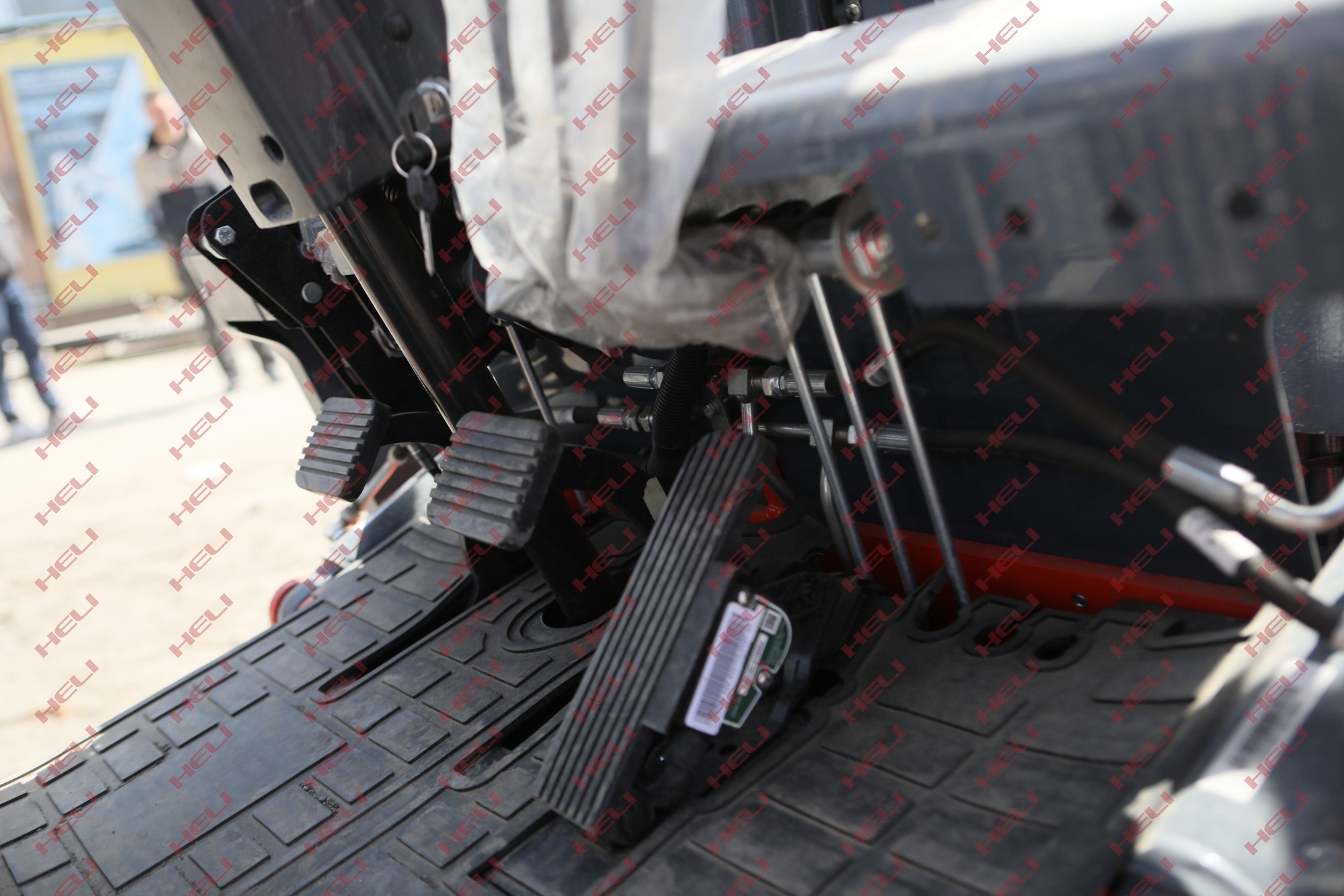 Газ-бензиновый вилочный погрузчик HELI CPQYD15