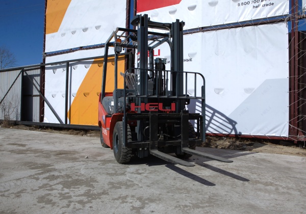 Бензиновый вилочный погрузчик HELI CPQD18