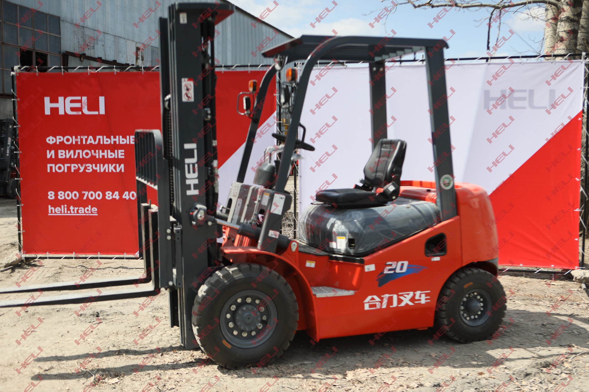 Бензиновый вилочный погрузчик HELI CPQD20