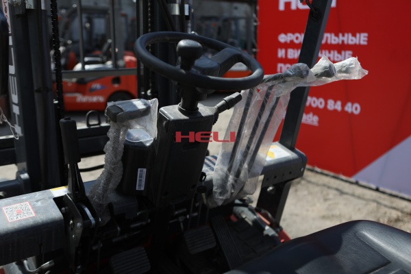 Газ-бензиновый вилочный погрузчик HELI CPQYD15