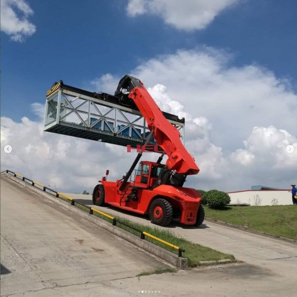 Ричстакер HELI RSH4531