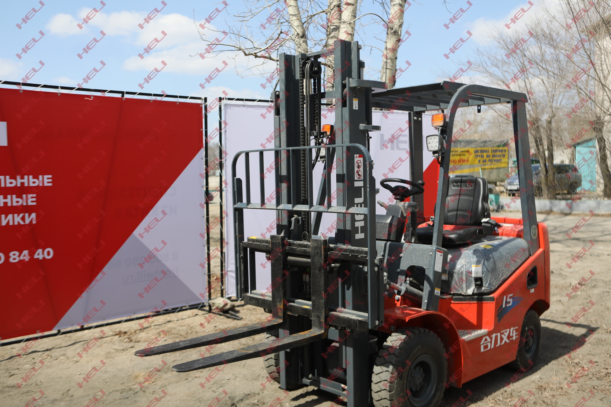 Газ-бензиновый вилочный погрузчик HELI CPQYD15