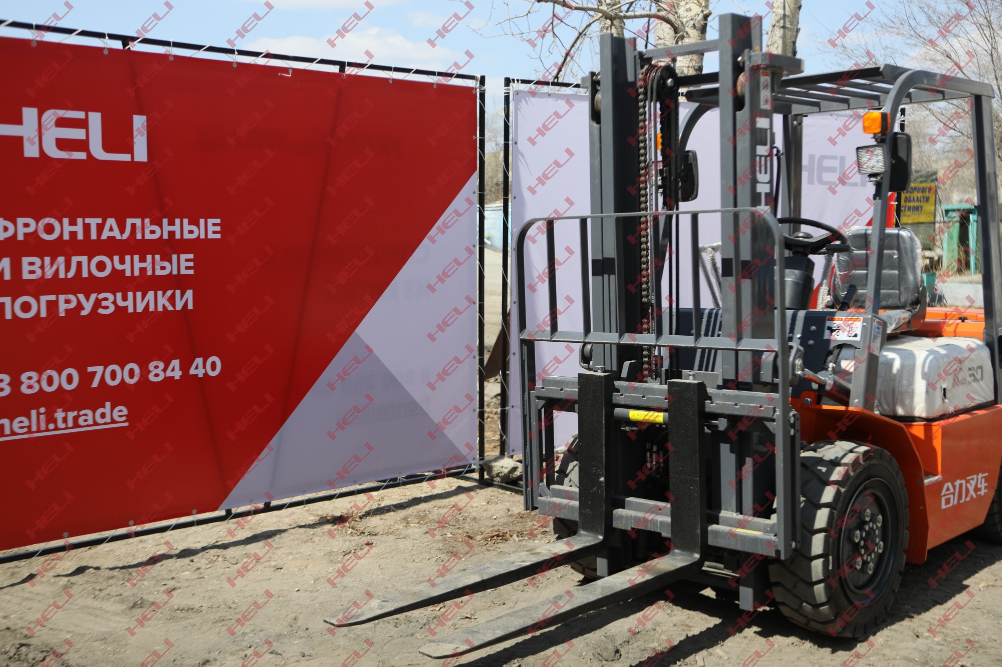 Бензиновый вилочный погрузчик HELI CPQD30