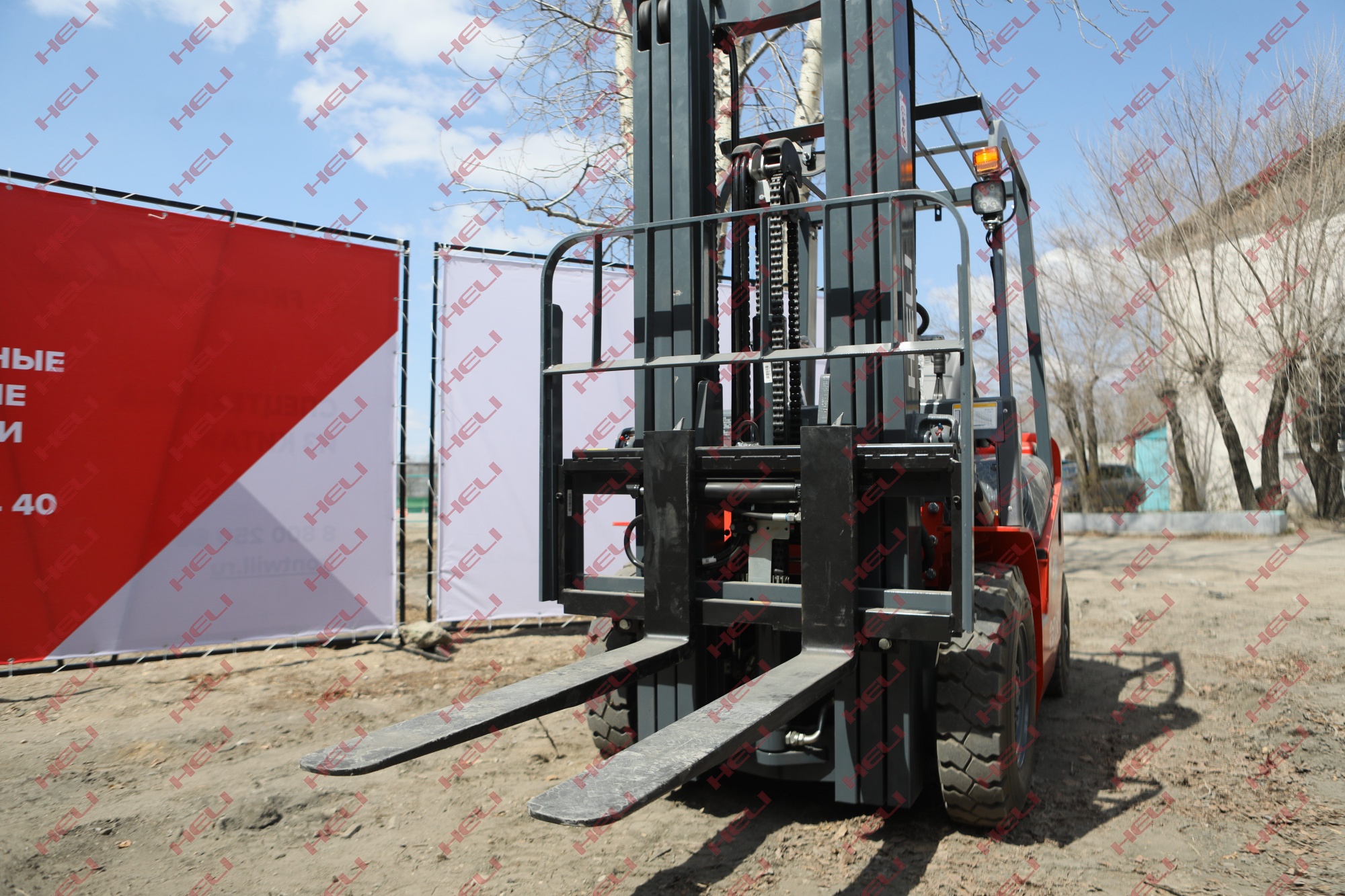 Бензиновый вилочный погрузчик HELI CPQD20